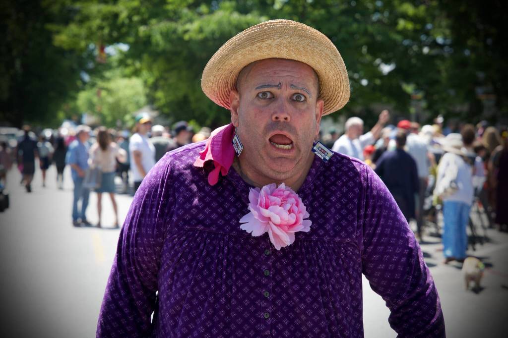 Darrell Kirk photo.
Fable the Clown, one of the clowns on the Aqua Chautauqua, at the 2026 Orcas Island Solstice Parade.